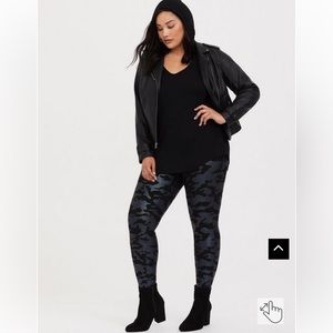 Torrid premium legging camo metallic black